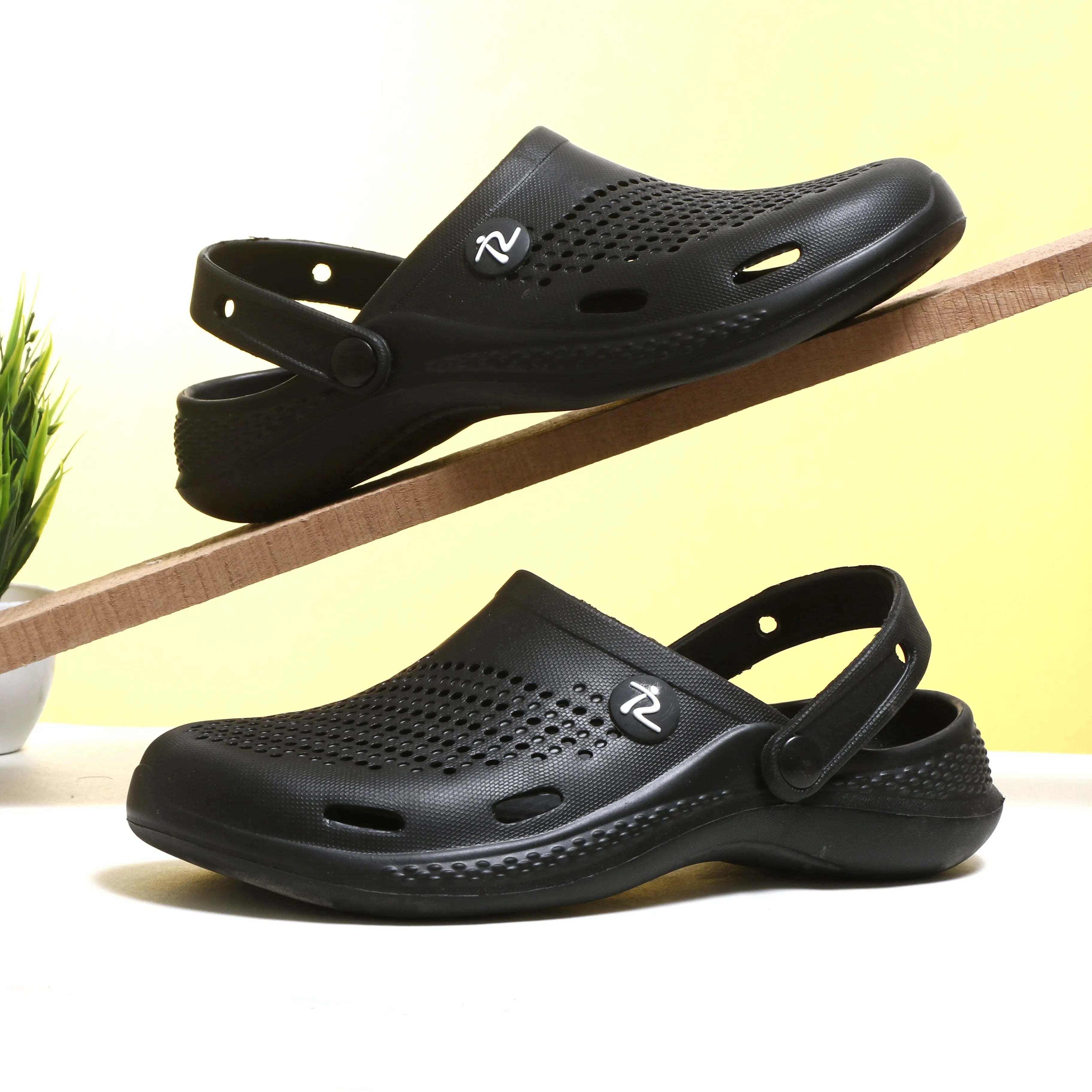 Tomsy Choice Black Comfort Clogs for Daily Wear