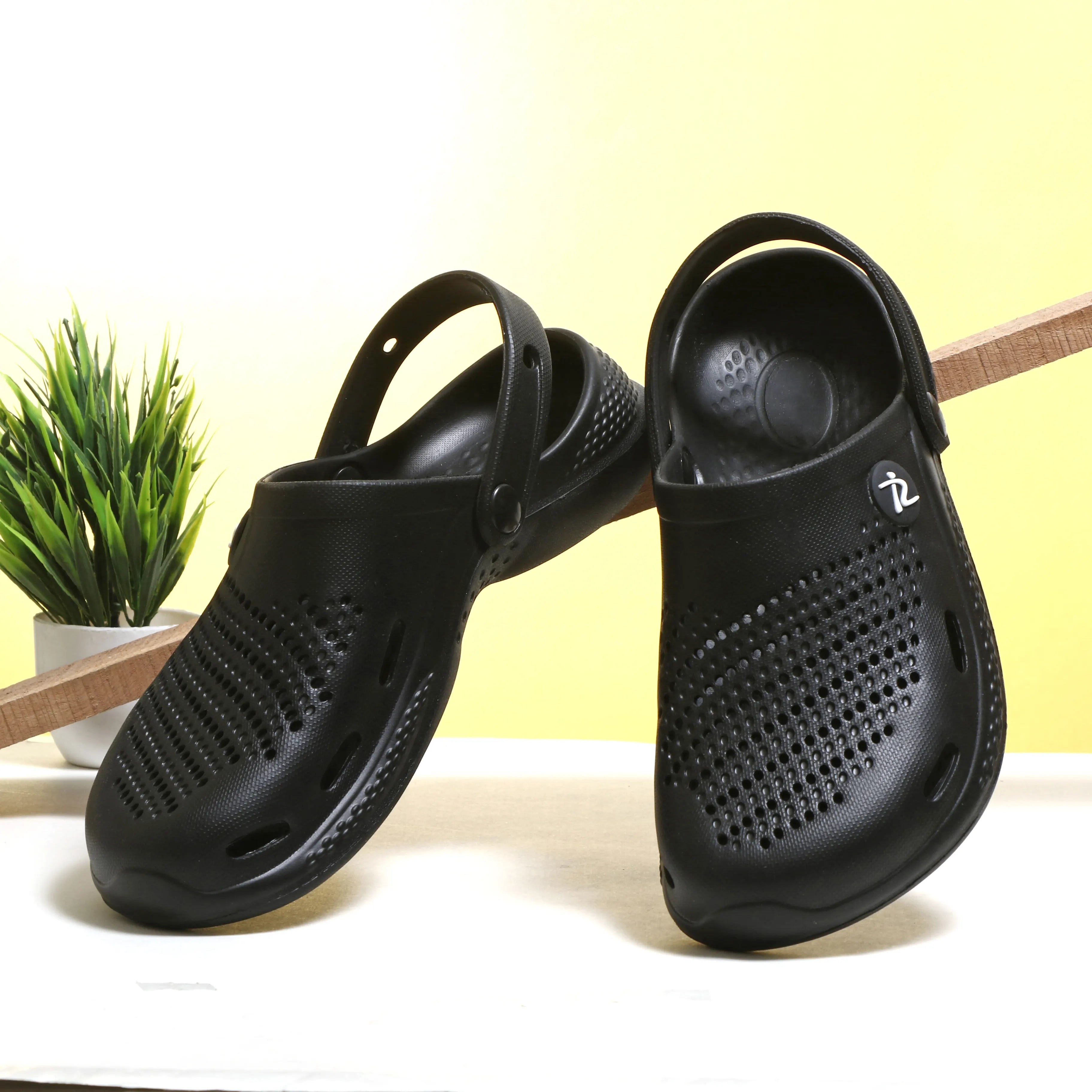 Tomsy Choice Black Comfort Clogs for Daily Wear